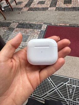 Sluchátka AirPods