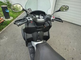 Piaggio MP3 LT