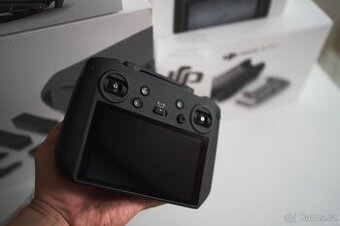 DJI RC Pro ovladač - v záruce + držák