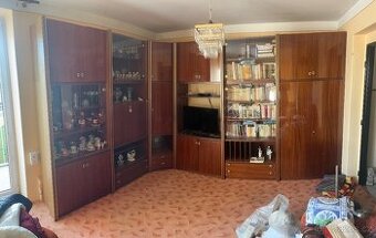 Daruji za odvoz obývací stěnu