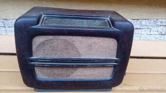 Bakelitové radioTesla 504 U ll. Elektronky jako Talisman.