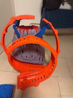 Dráha Hot Wheels Monster Truck - obří herní set SOPKA