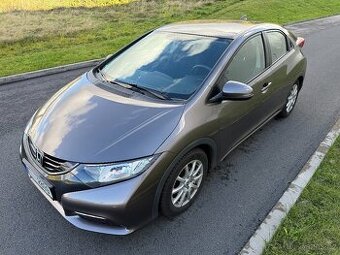 Honda Civic 1.8 i-VTEC 104 kW, jen 116.540 km, rok 2012