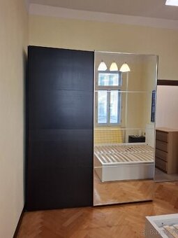 Šatní skříň BETA