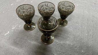 Zdobené skleničky zlaté