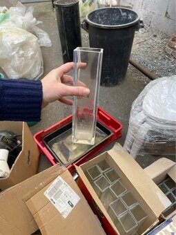 Hranaté vázičky / vázy na kytky cca 70ks 20kc/ks