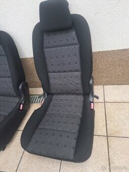 Zadní krajní sedačka Peugeot 307 SW černá