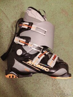 Přezkáče Atomic V. 39