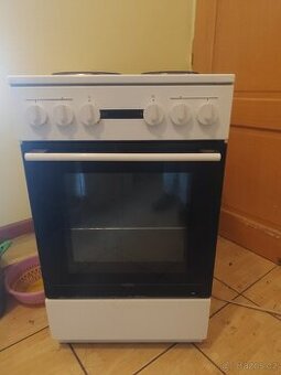 Elektrický sporák s troubou