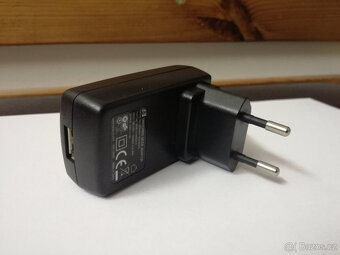 Napájecí adaptéry/nabíječky