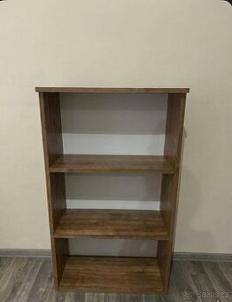 Policový dřevěný regál