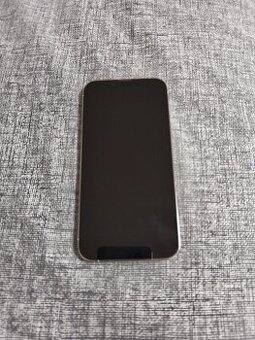Krásný iPhone 13 Pro 128 GB v bílé barvě
