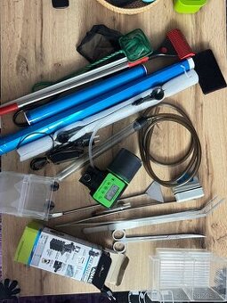 Akvarijní potřeby + krmivo