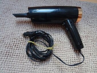 Vysavač plně funkční, ruční, bezsáčkový, uvnitř omyvatelný