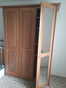 prodám levně skříně