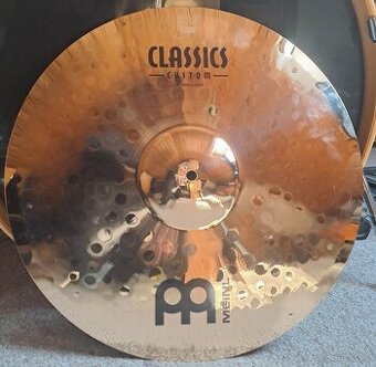 Prodám zcela nový Meinl Classics Custom Medium Crash 18"