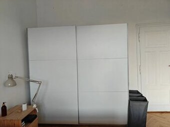 Šatní skříň bílá zn. Sconto