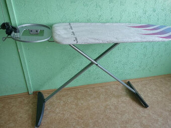 NOVÉ žehlící prkno VILEDA se zásuvkou