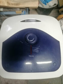 Ariston 10 l - elektrický boiler