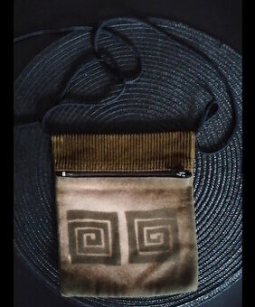 taštička crossbody