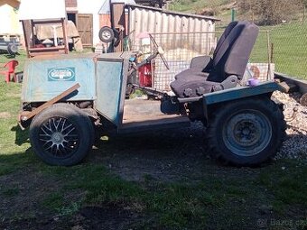 Traktor s valnikem