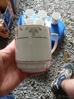 Karlovarský porcelán retro hrnečky zlacené