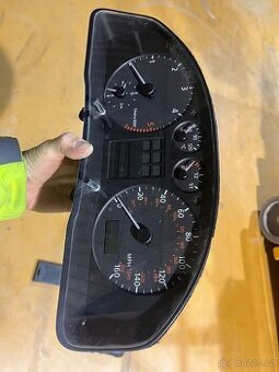 A4 B5 - budíky v MPH