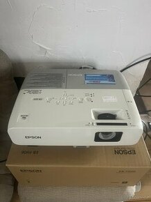 Epson EB 825