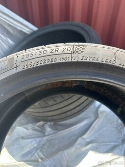 295/30ZR20 101Y DOT 12/24