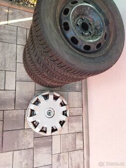 Prodám zimní pneu Nokian WR D4 195/65R15