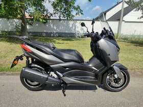 Yamaha X-MAX 300