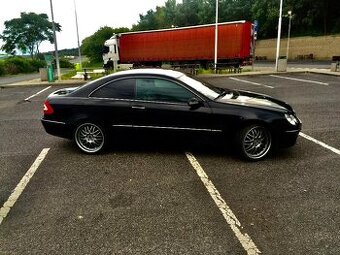 MERCEDES AURDI DOTZ R19