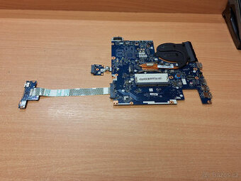 Lenovo G50-30 - nefunkční základní deska s CPU
