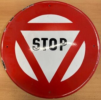Stará smaltovaná cedule dopravní značka STOP
