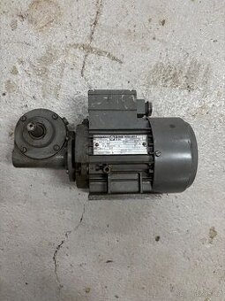 Elektromotor s převodovkou