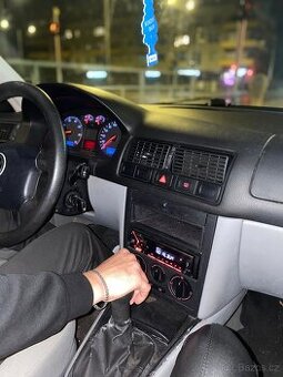 Prodám Volkswagen Golf 1.4.i