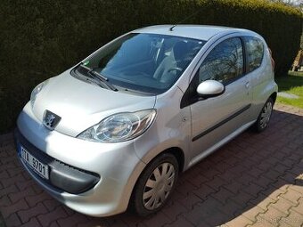 Peugeot 107 1.0i manuál 2011 108.500 KM