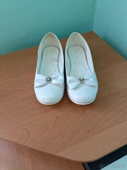 Dívčí střevíce vel.35