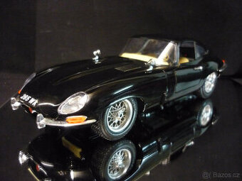 Jaguar E Type Coupe černý Bburago 1/18