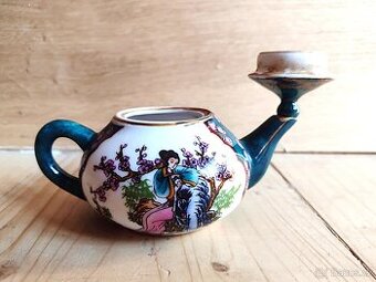 NA PRODEJ KRASNE DEKOROVANA KONVICKA NA ZELENY CAJ