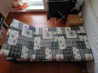 Válenda s úložným prostorem a polohováním