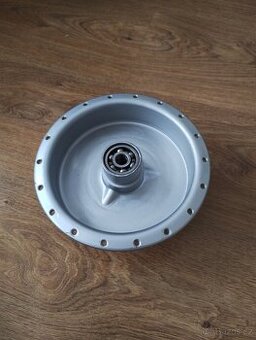 Prodám krásný střed kola Jawa pérák 250 Janeček 150mm