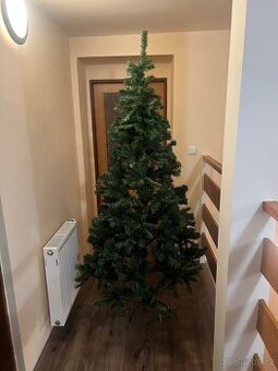 Umělý vánoční strom včetně led osvětlení 230cm