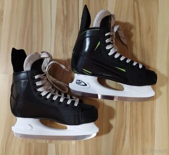 Pánské chlapecké lední brusle Crowned Titan 41 stélka 26cm