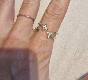 Nový dámský stříbrný prsten prstýnek 925 otevřený kříže kříž