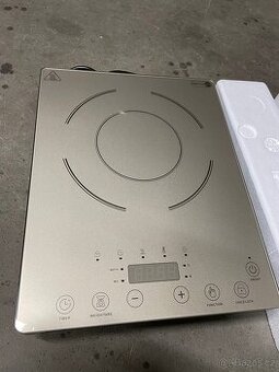 Přenosný indukční vařič