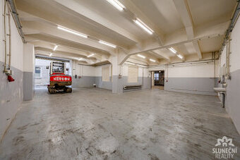 Pronájem skladových a výrobních prostor – 420 m², Uherský Br