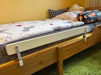 Rostoucí postel Ikea s matrací a zarážkou proti spadnutí