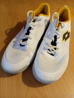 Prodám sálové boty Lotto vel. 43.5