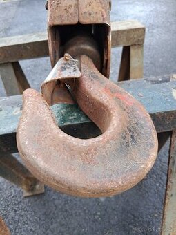 Kladka s hákem nosnost 2T - 1